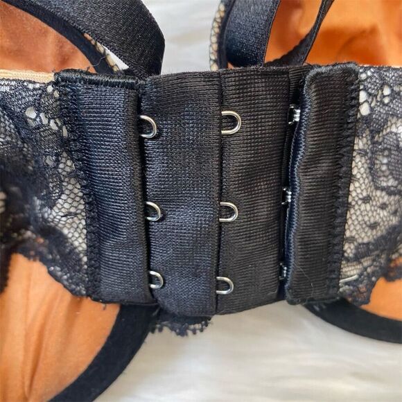 Victoria's Secret Women's Black Lace Multiway Bra 36C Underwired - Picture 3 of 7